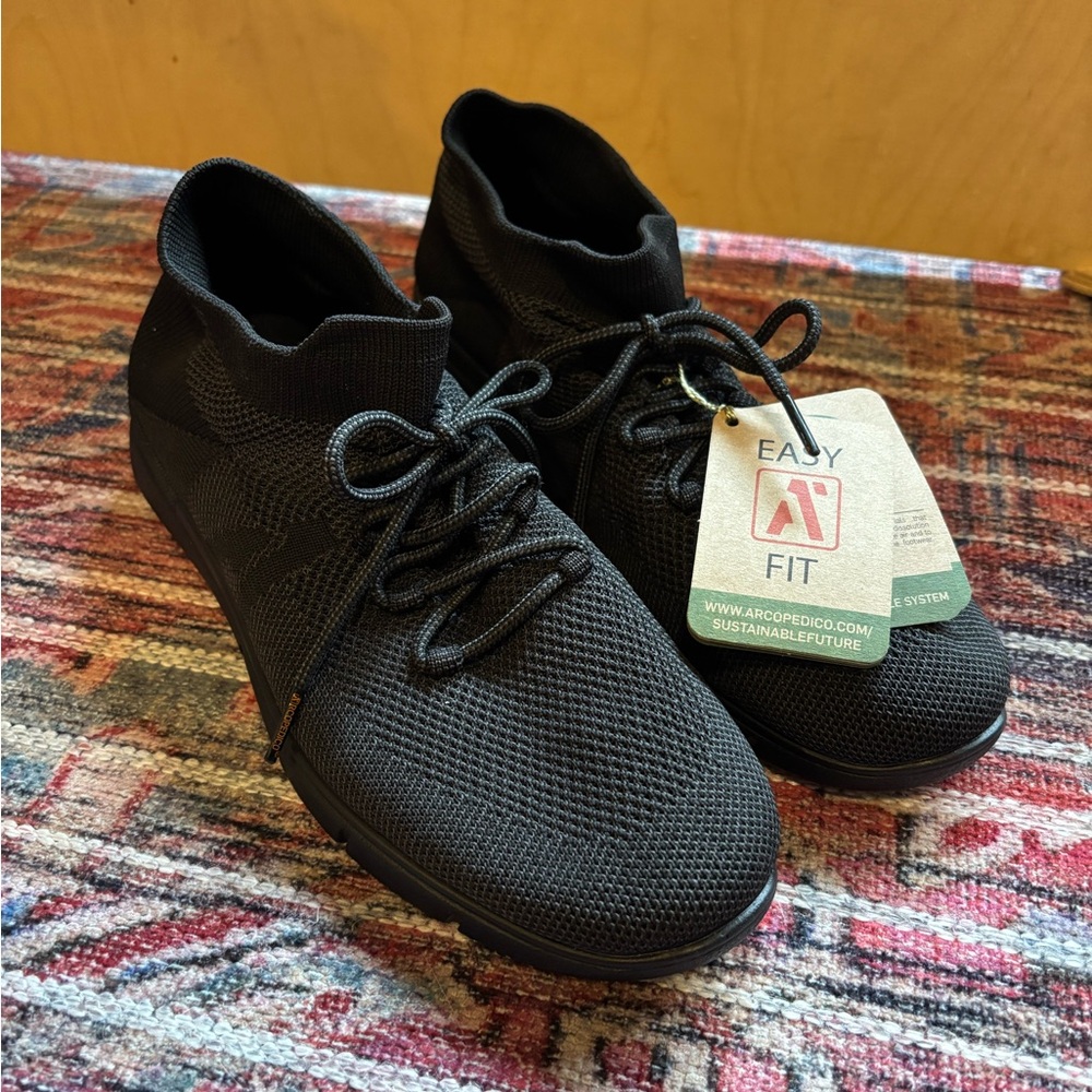 Arcopedico NWT Size 41 Physis Black Knit Sneaker